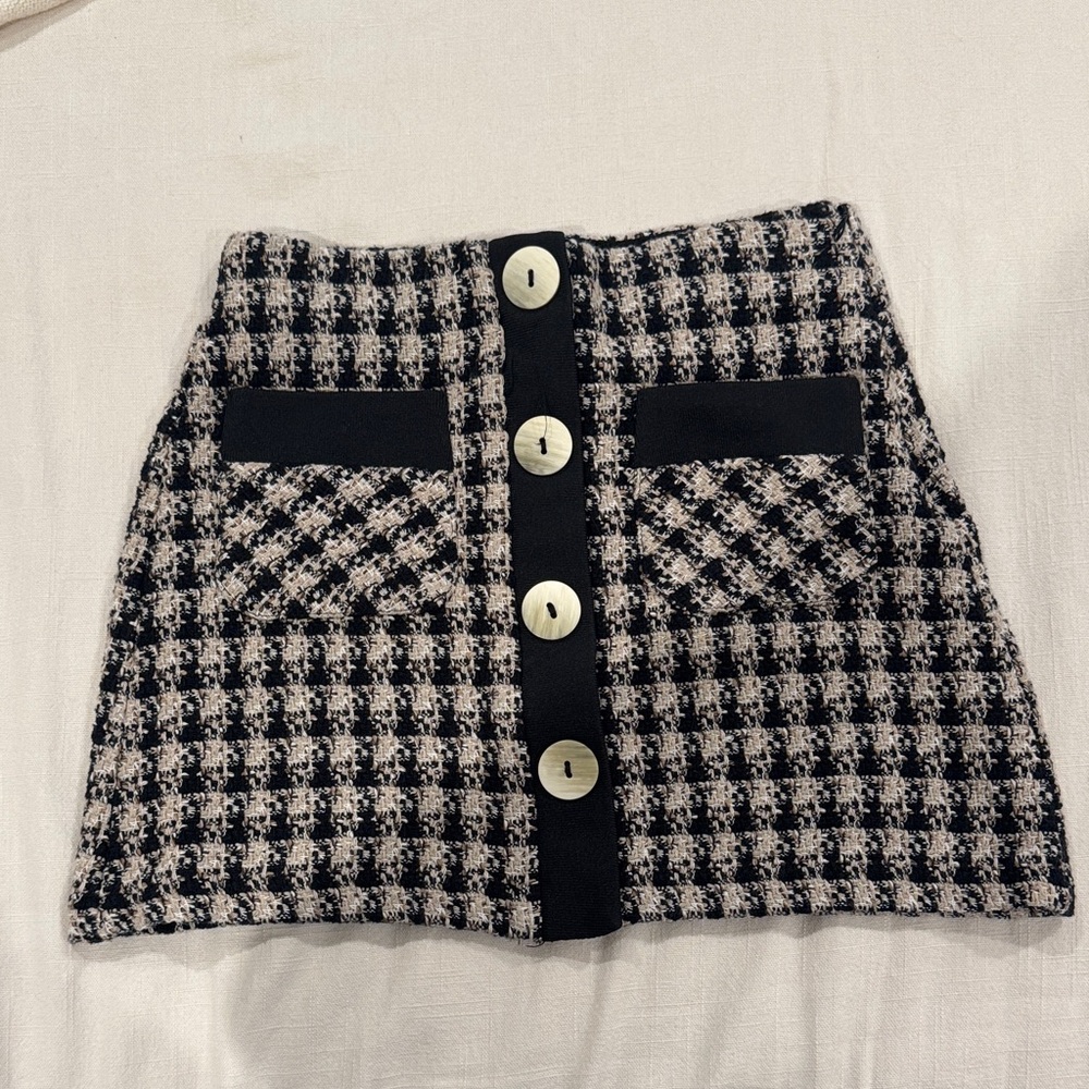 Zara Black and Cream Houndstooth A-Line Skirt